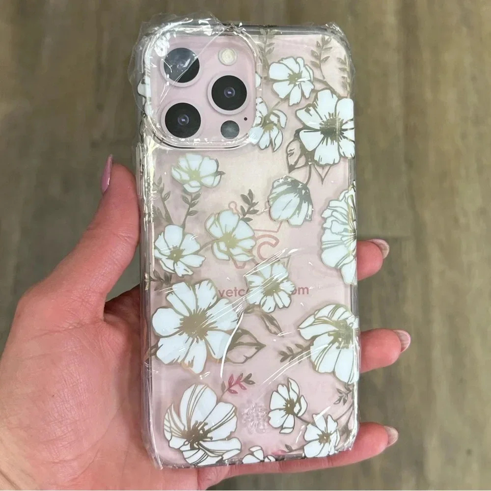 Velvet Caviar iPhone 13 case White and Gold Floral - Picture 2 of 9